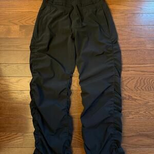 Women’s Under Armour Full Length Low Waist Studio Pants Size Medium NWOT
